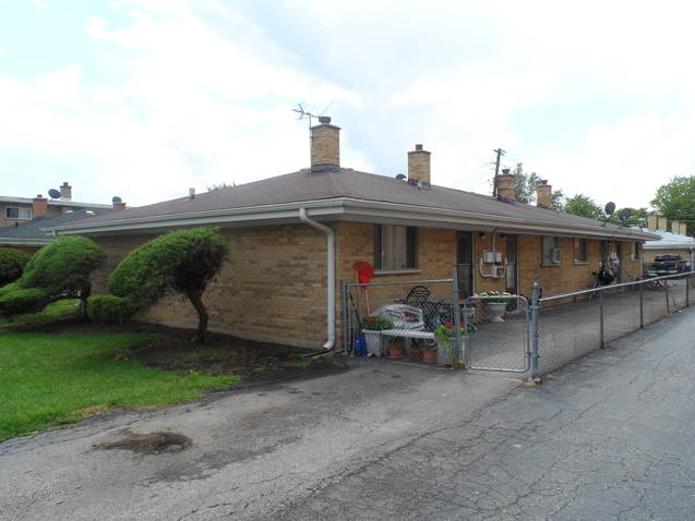 Building Photo - 502 E Pine Ave