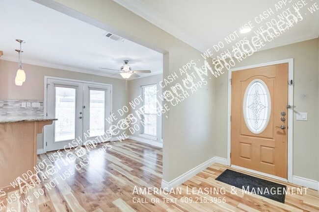 Building Photo - Spacious 4-Bedroom 2.5/Bath Home in Crown ...
