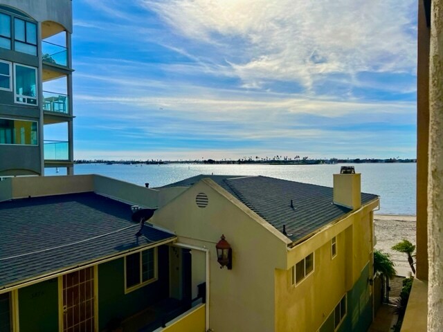 Foto principal - 3888 Riviera Dr