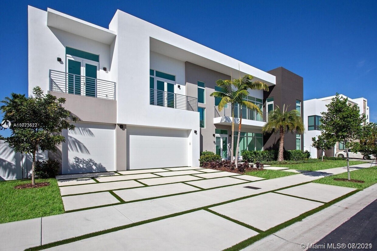 6810 NW 105th Ave, Medley, FL 33178 House Rental in Medley, FL