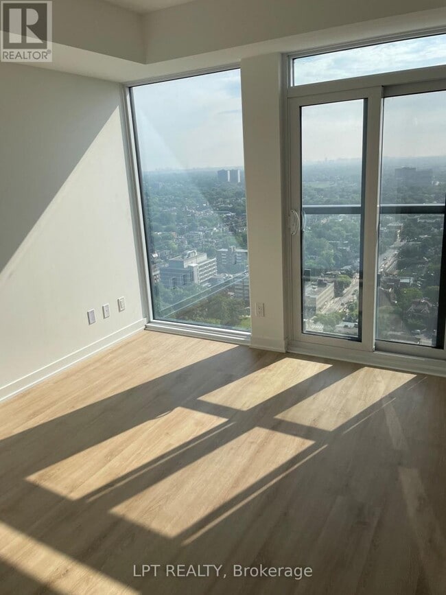 Building Photo - 319 Jarvis St