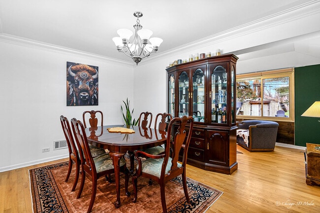 Building Photo - 5844 N Lacey Ave