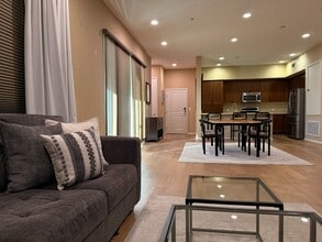 Building Photo - 13019 Park Pl