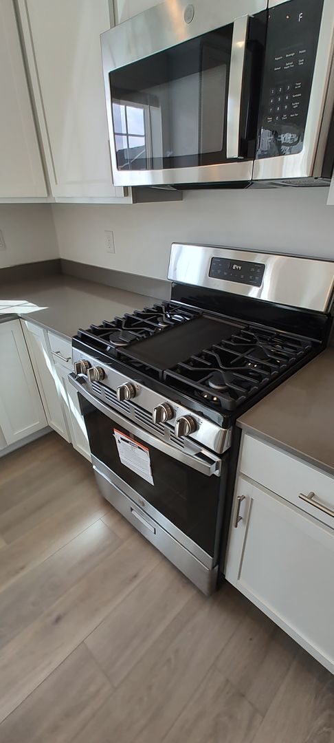 Building Photo - GET $500 OFF THE FIRST MONTHS RENT!!!!