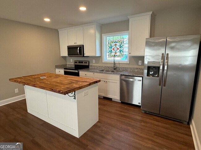 Foto del edificio - 5915 Maiden Ln