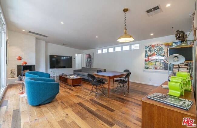 Foto del edificio - 5715 Satsuma Ave