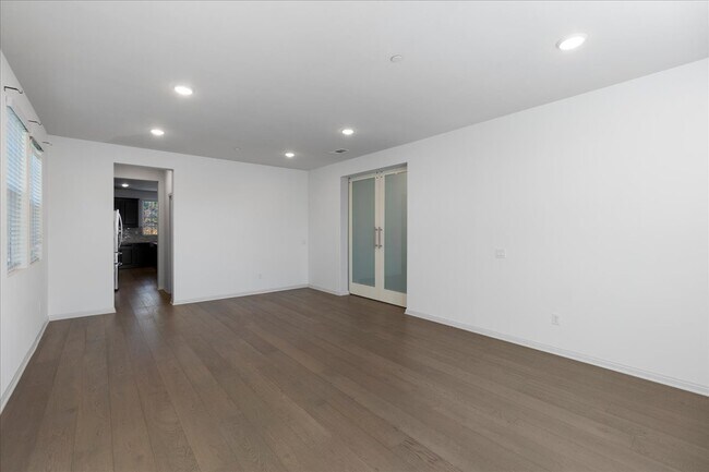 Foto del edificio - 16051 Cook Ln