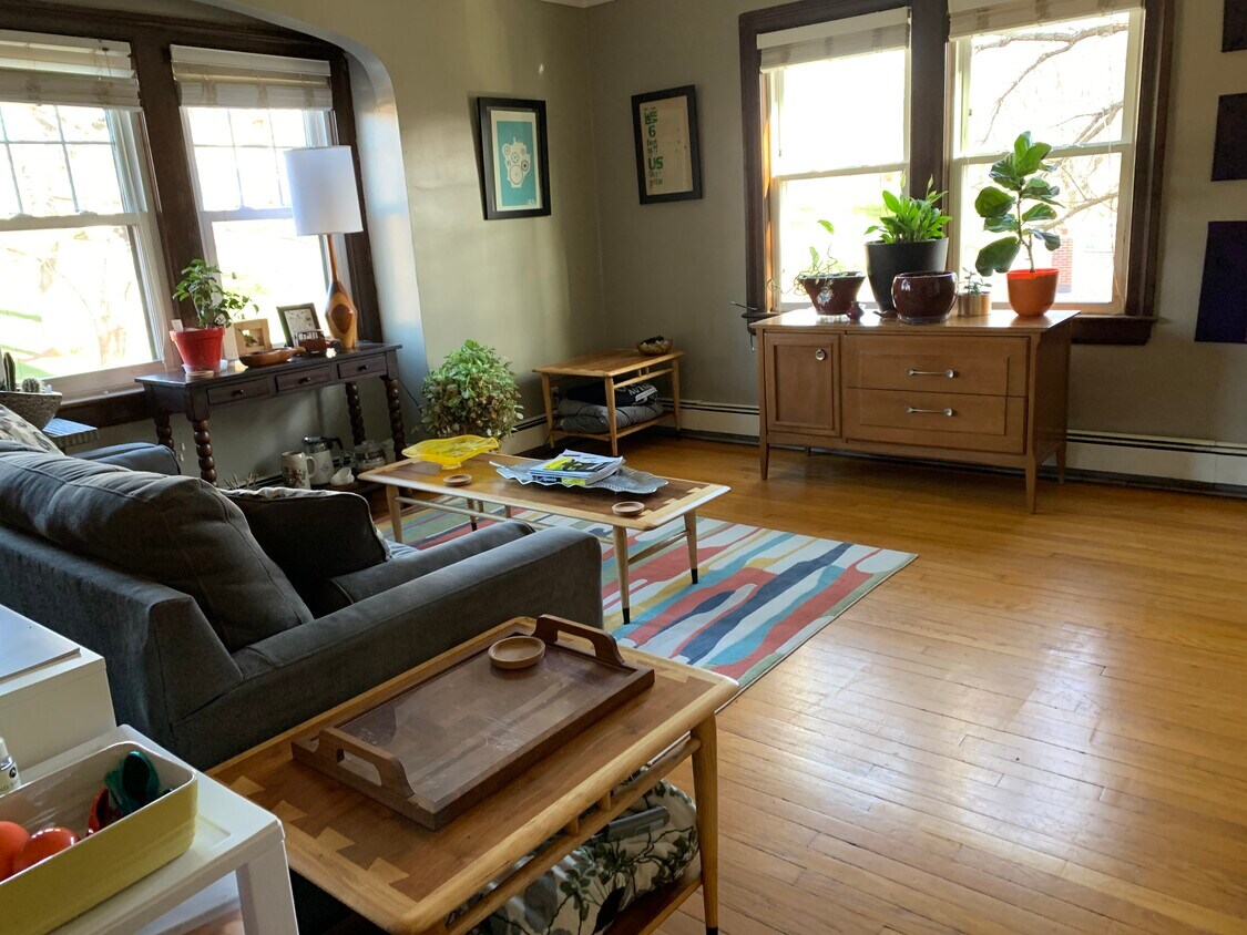 Foto del edificio - 2908 Woodland Ave