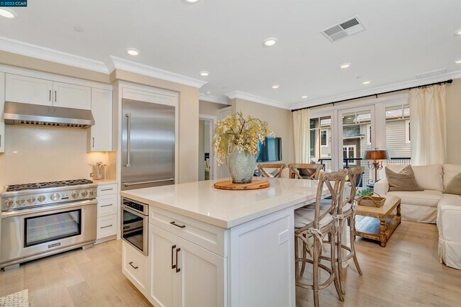 Foto del edificio - 1003 Woodbury Rd