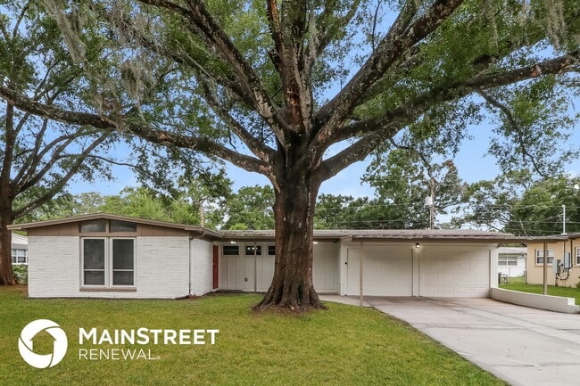 Building Photo - 827 E River Dr
