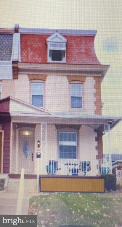 Building Photo - 320 Loney St