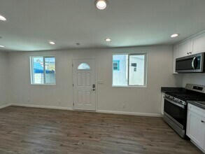 Building Photo - 2941 9th Ave