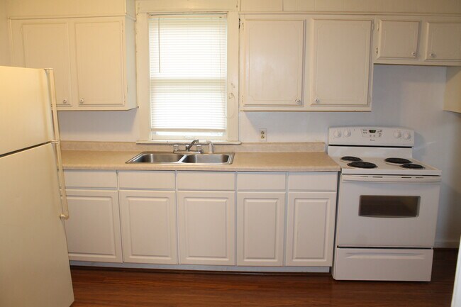 Cocina - 707 W Main St