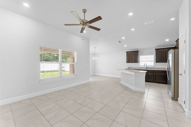 Building Photo - 751 Tupelo Cir