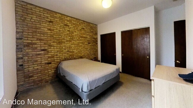 Building Photo - 3458 N Southport Ave