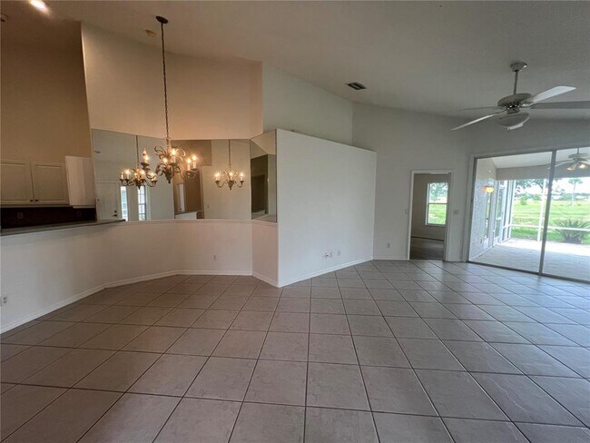 Building Photo - 4396 Fairway Dr