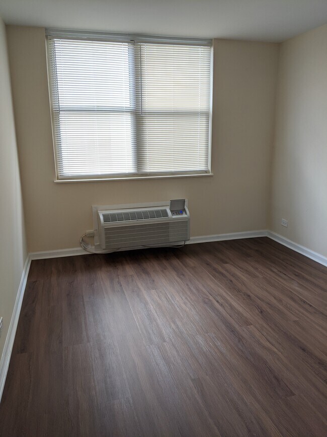 Foto del edificio - 4280 W Ford City Dr