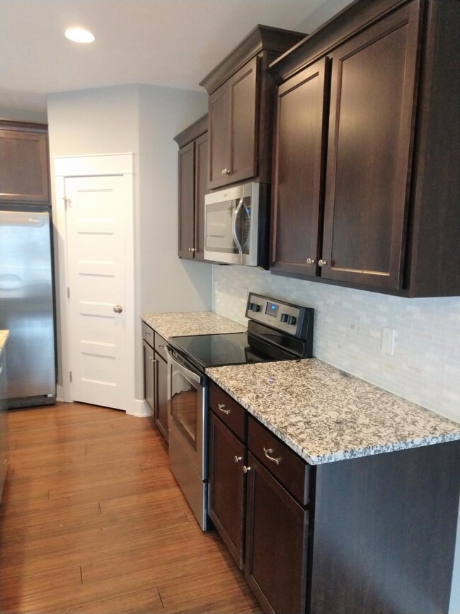 Foto del edificio - Luxury town home