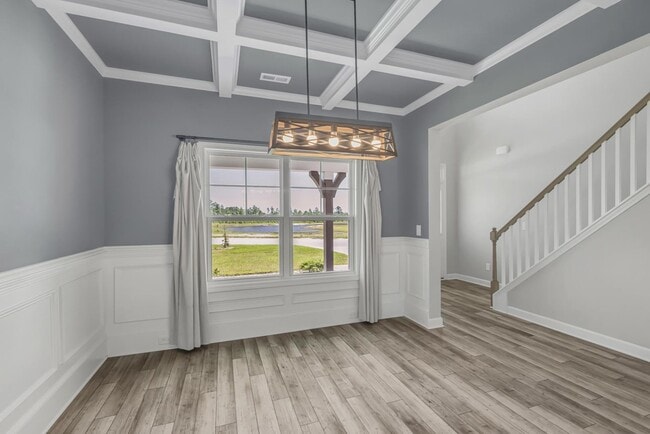 Building Photo - House Available NOW!
