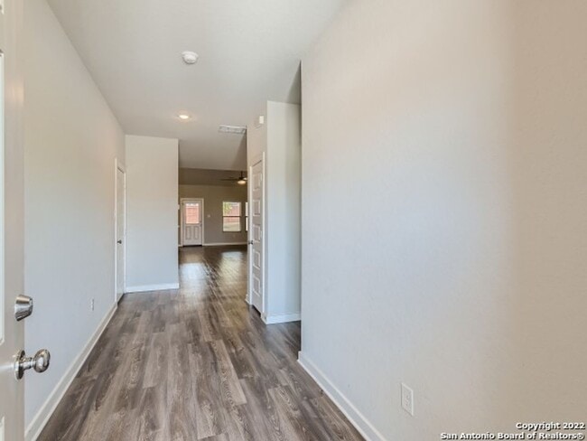 Building Photo - FALL INTO A NEW HOME WITH OUR MOVE-IN SPEC...