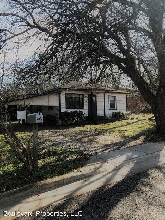Primary Photo - 2 br, 1 bath House - 390 Pound Street