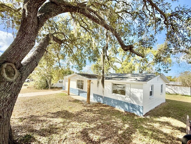 Building Photo - 12909 Kings Manor Ave