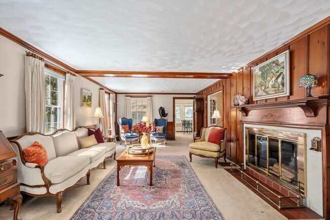 Building Photo - 58 Country Club Rd