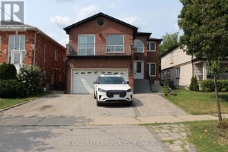 Building Photo - 36 Ellerby Square N