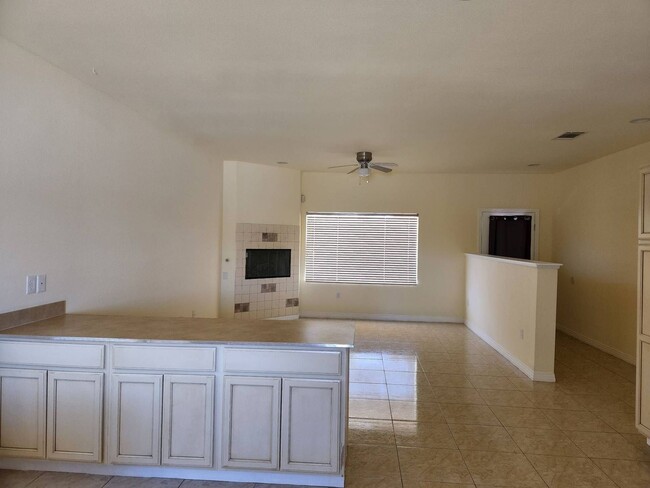 Building Photo - Must See Beautiful Home!