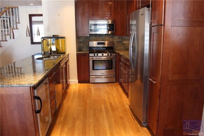 Foto del edificio - 1302 Waring Ave