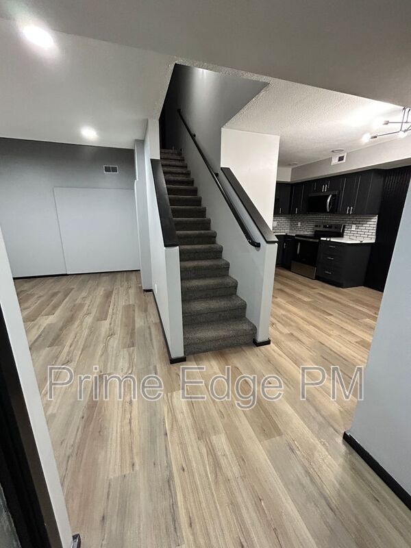 Building Photo - 1801 Ridgehaven Ct