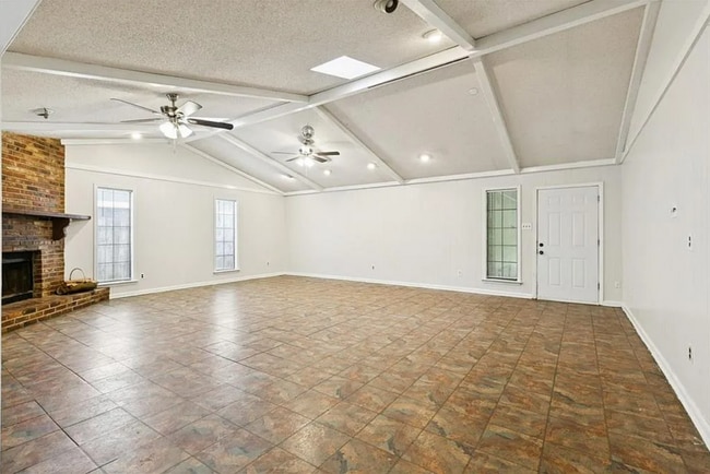 Foto del edificio - 5933 Dover Pl