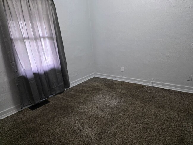 Foto del edificio - 3-Bedroom, 1-Bathroom Home with Basement – $1,350/Month - Accepting Section 8