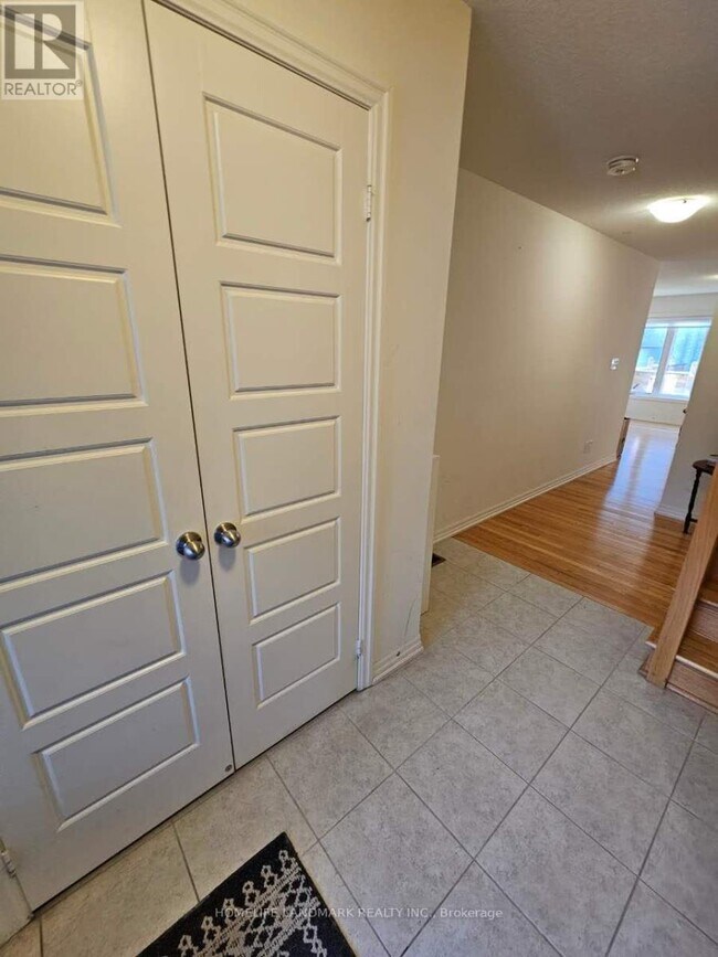 Building Photo - 22 Vantage Lp