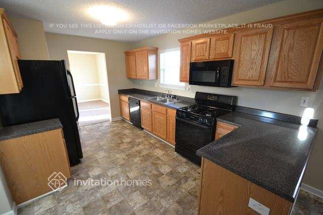 Foto del edificio - 103 Silvergrass Dr