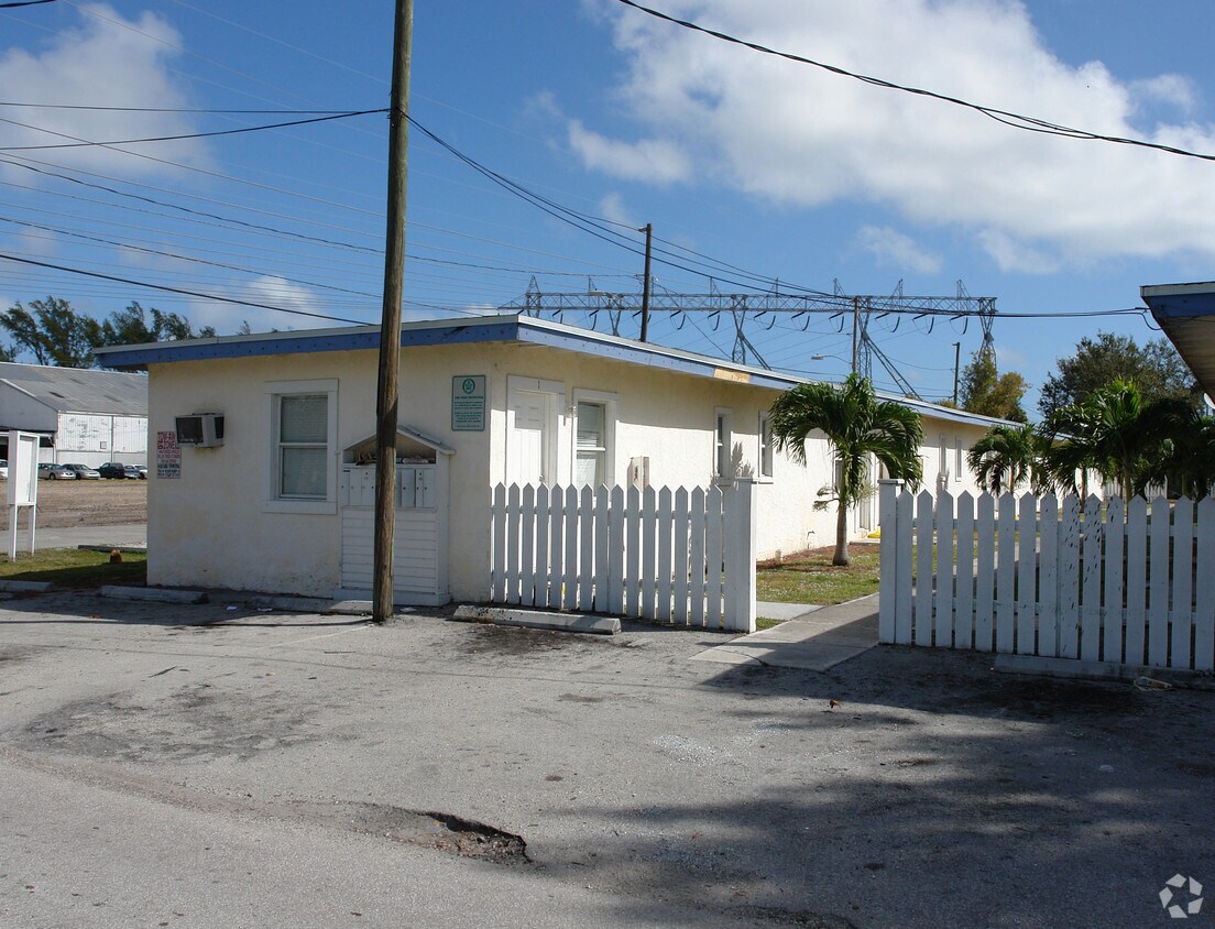 Foto del edificio - 850-855 NW 3rd Ter