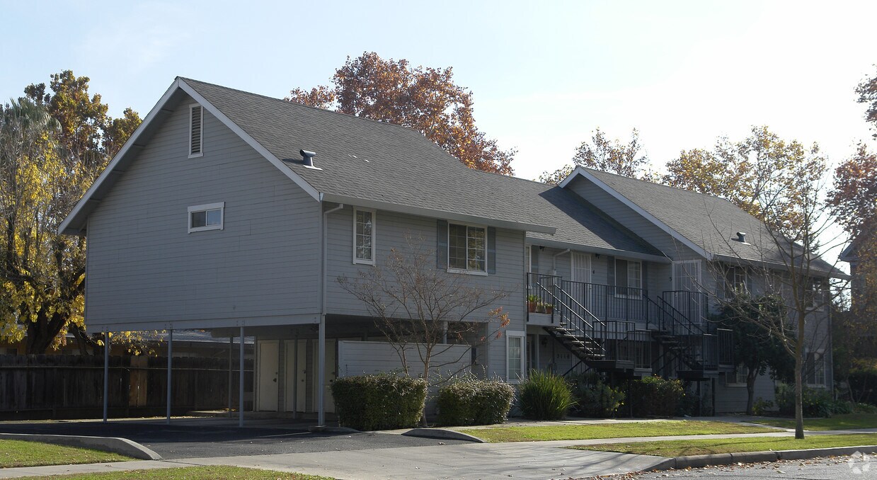 Primary Photo - 2110 K St