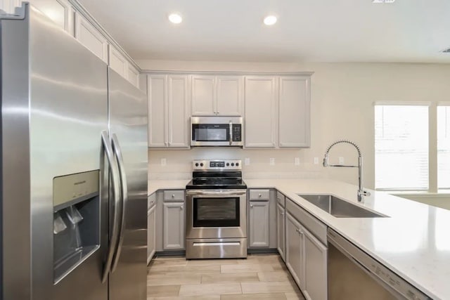 Foto del edificio - 13200 Shore Grass Dr