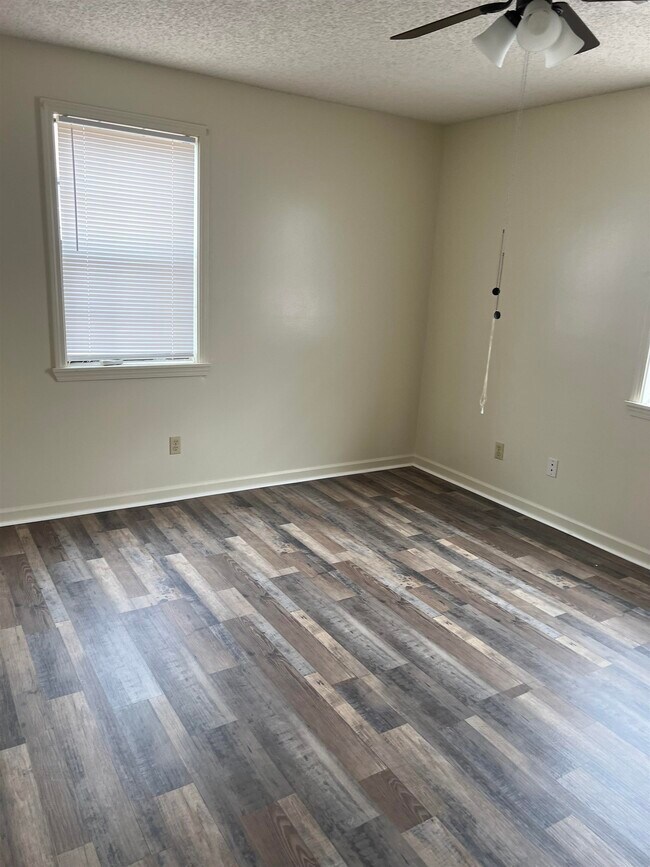 Building Photo - 2027 Belmar St