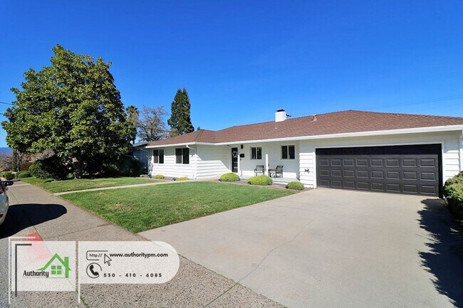 Building Photo - 1225 Manzanita Hills Ave