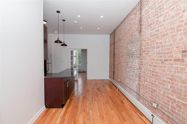 Foto del edificio - 201 Monticello Ave