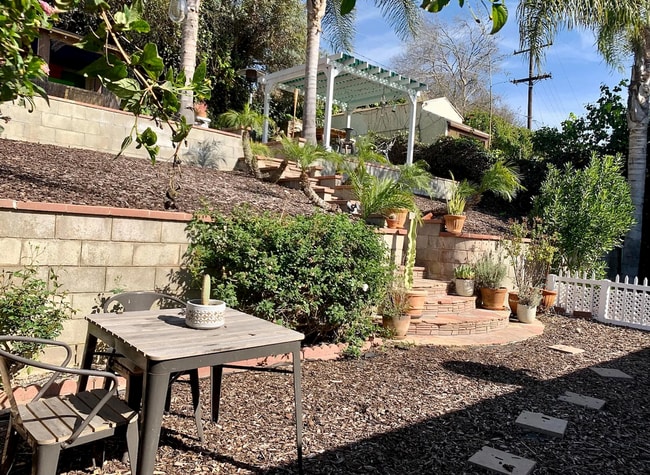 Building Photo - Beautiful 2 bed 2 bath