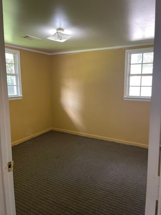 28 Lakeview Dr, McRaeHelena, GA 31055 House Rental in McRaeHelena