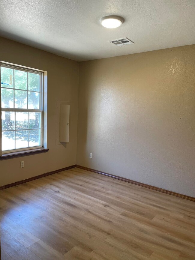 Building Photo - 55 Dolberg Rd