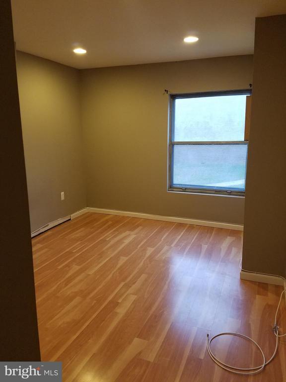 3807 St Barnabas Rd Unit 104, SuitlandSilver Hill, MD 20746 Room for