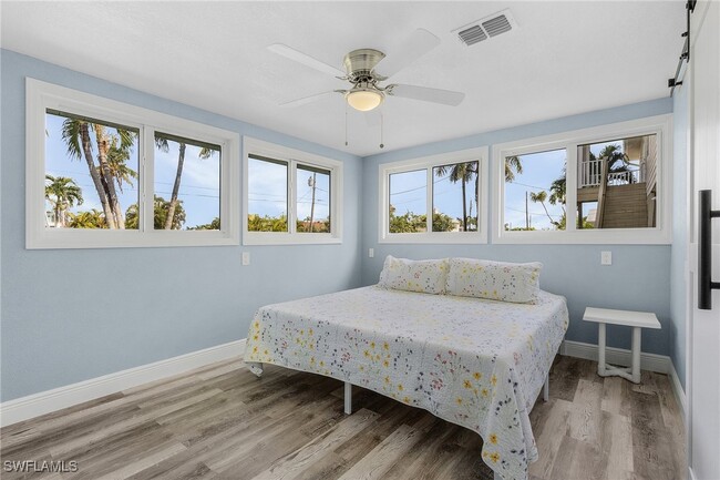 Foto del edificio - 2240 Oleander St