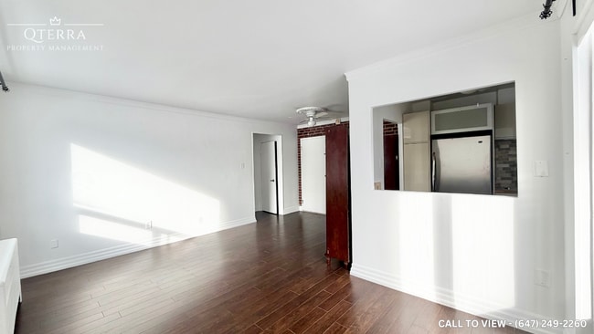 Building Photo - 6 Kings Point Dr