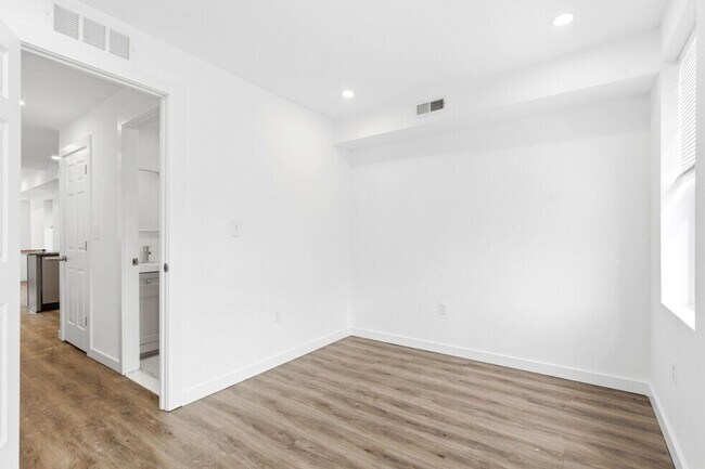 Foto del edificio - 2148 N Franklin St