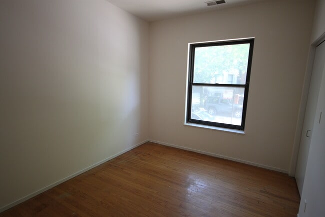 Building Photo - 3456 N Elaine Pl
