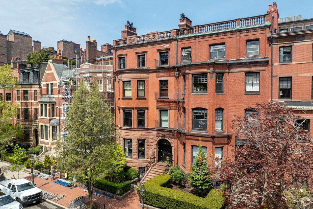 Primario - 185 Marlborough St